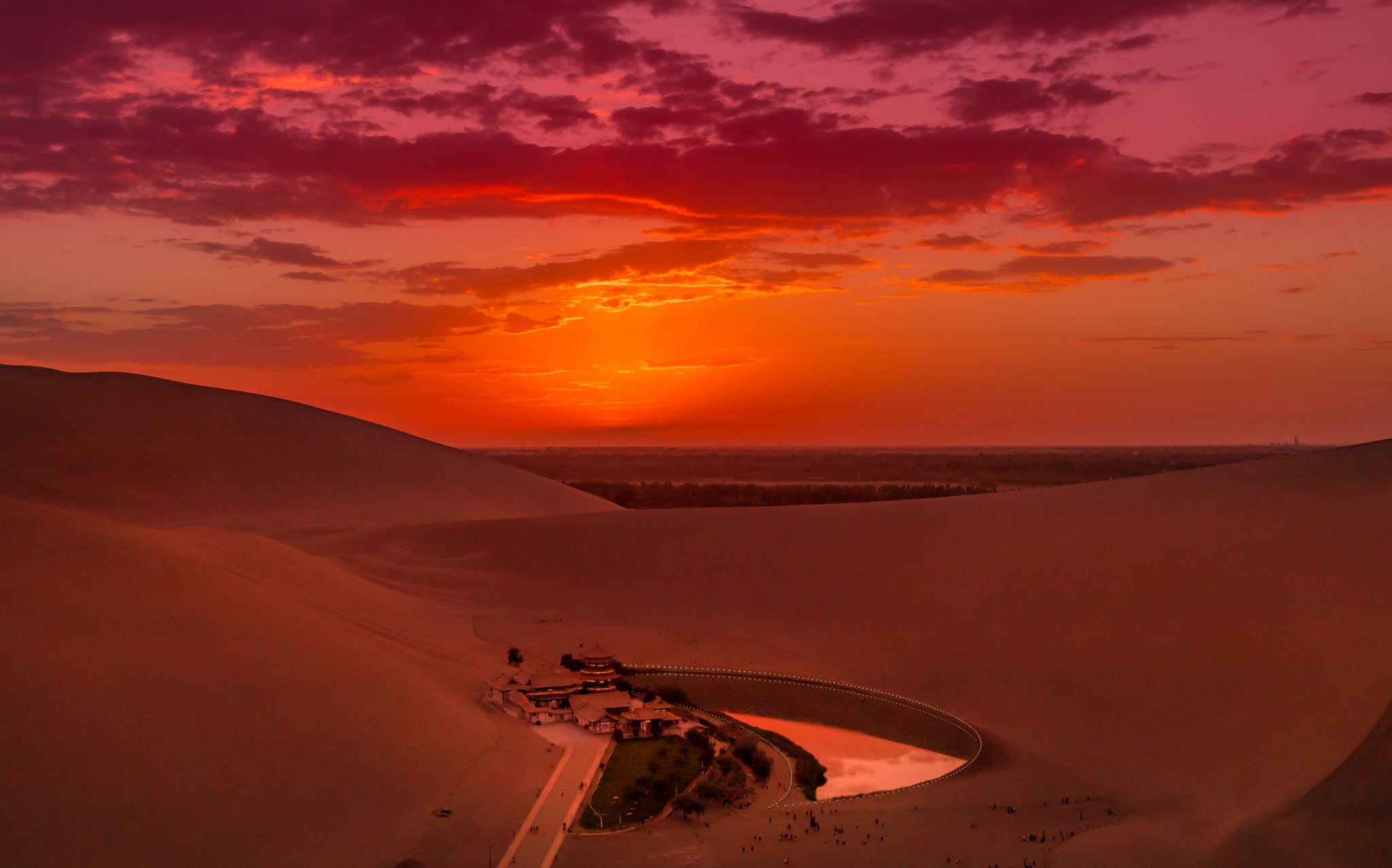 CHINA - Dunhuang Mogao Caves (Grottoes) tour & sunset at Crescent Lake ...